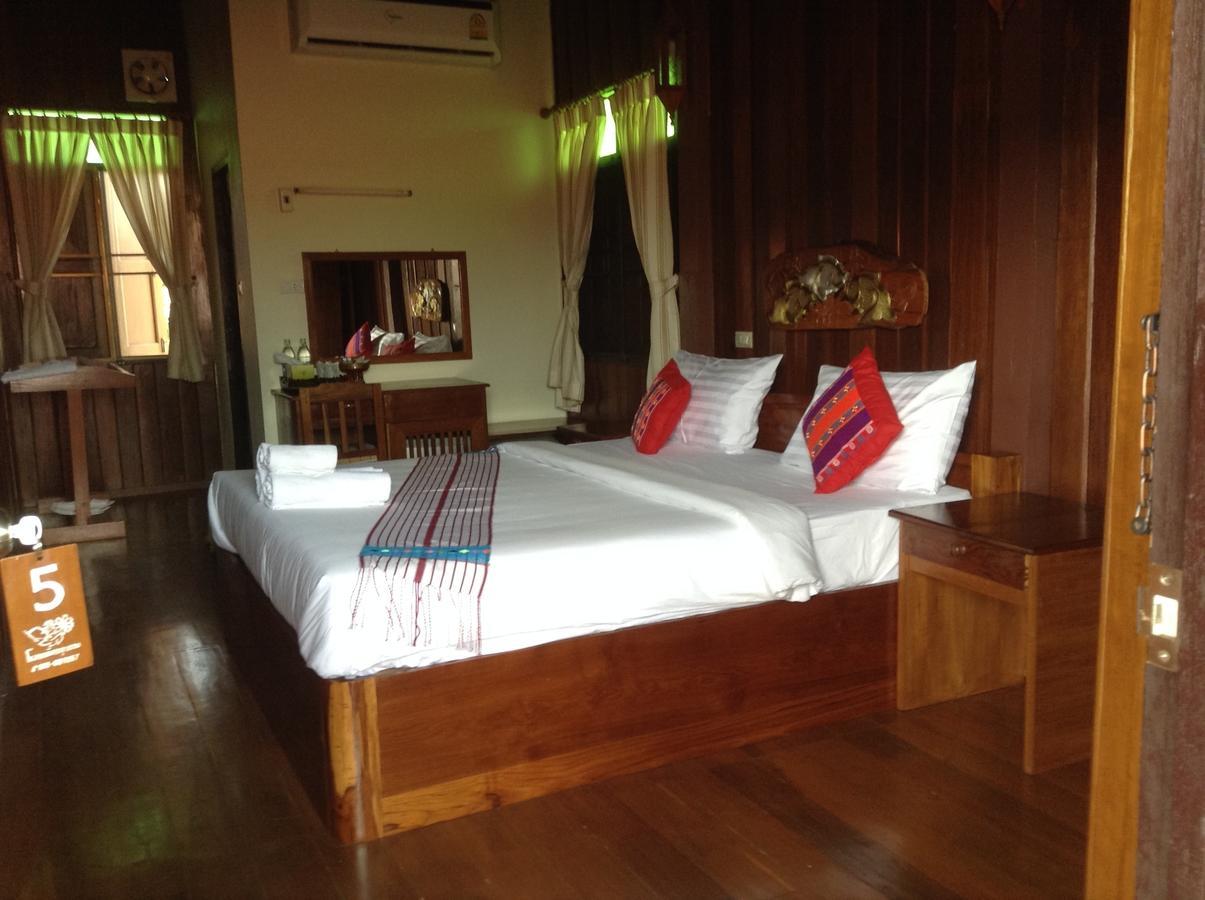 Mitkhoonyoum Hotel Ban Khun Yuam Екстер'єр фото