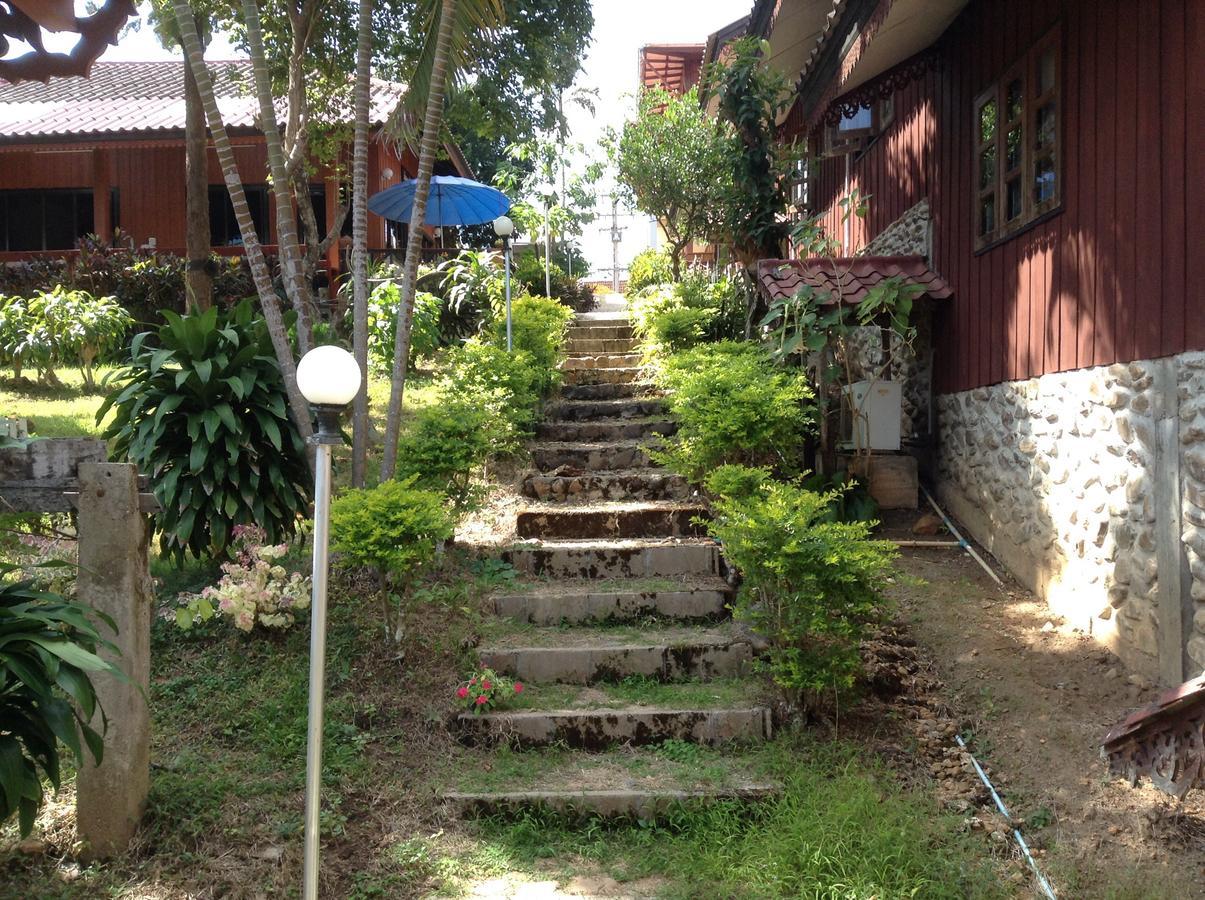Mitkhoonyoum Hotel Ban Khun Yuam Екстер'єр фото