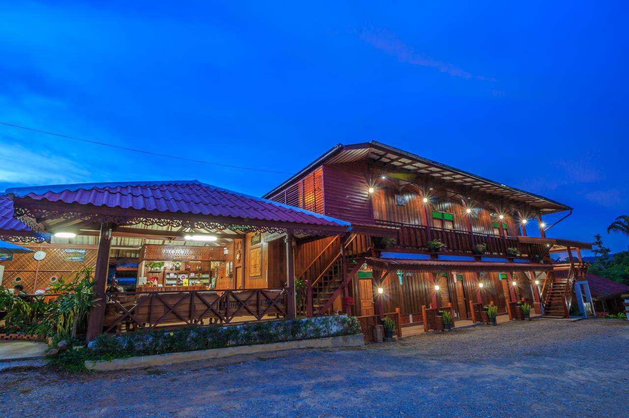 Mitkhoonyoum Hotel Ban Khun Yuam Екстер'єр фото
